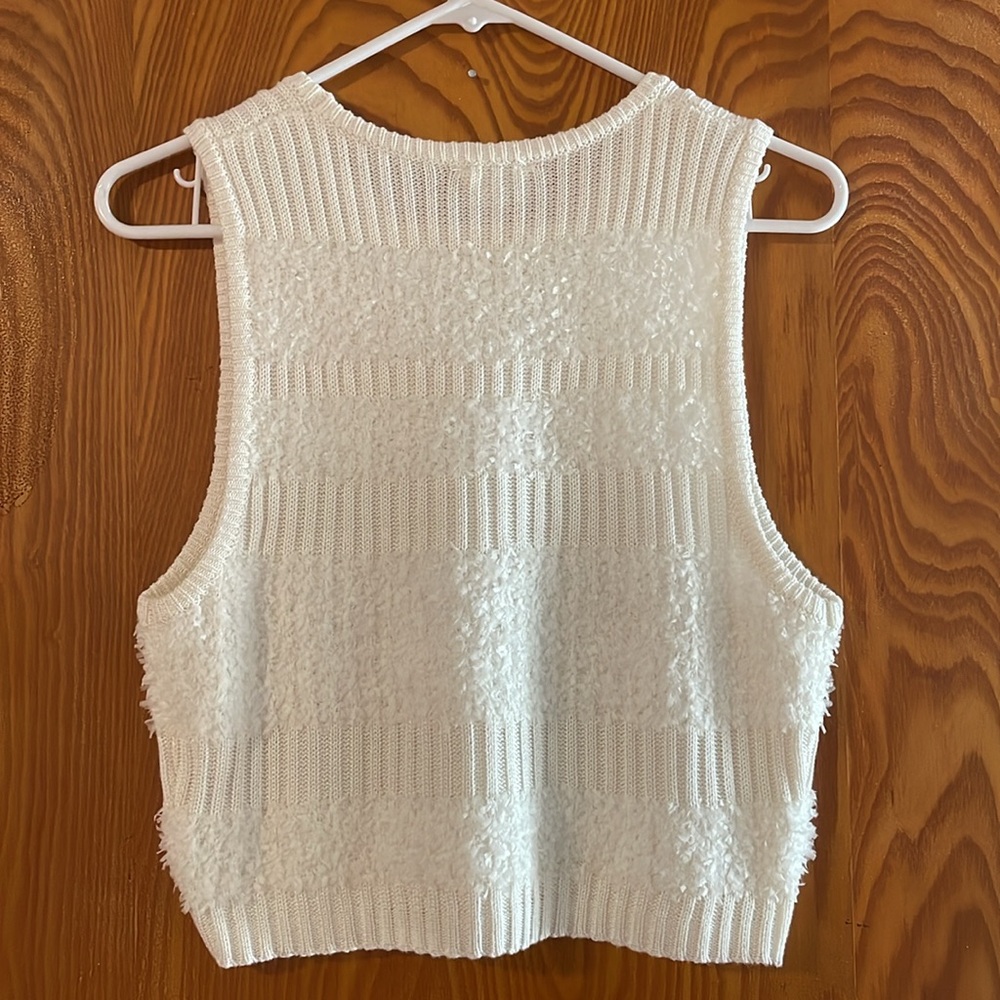 NWT Le Lis Cropped Sleeveless Textured Sweater - Picture 5 of 9